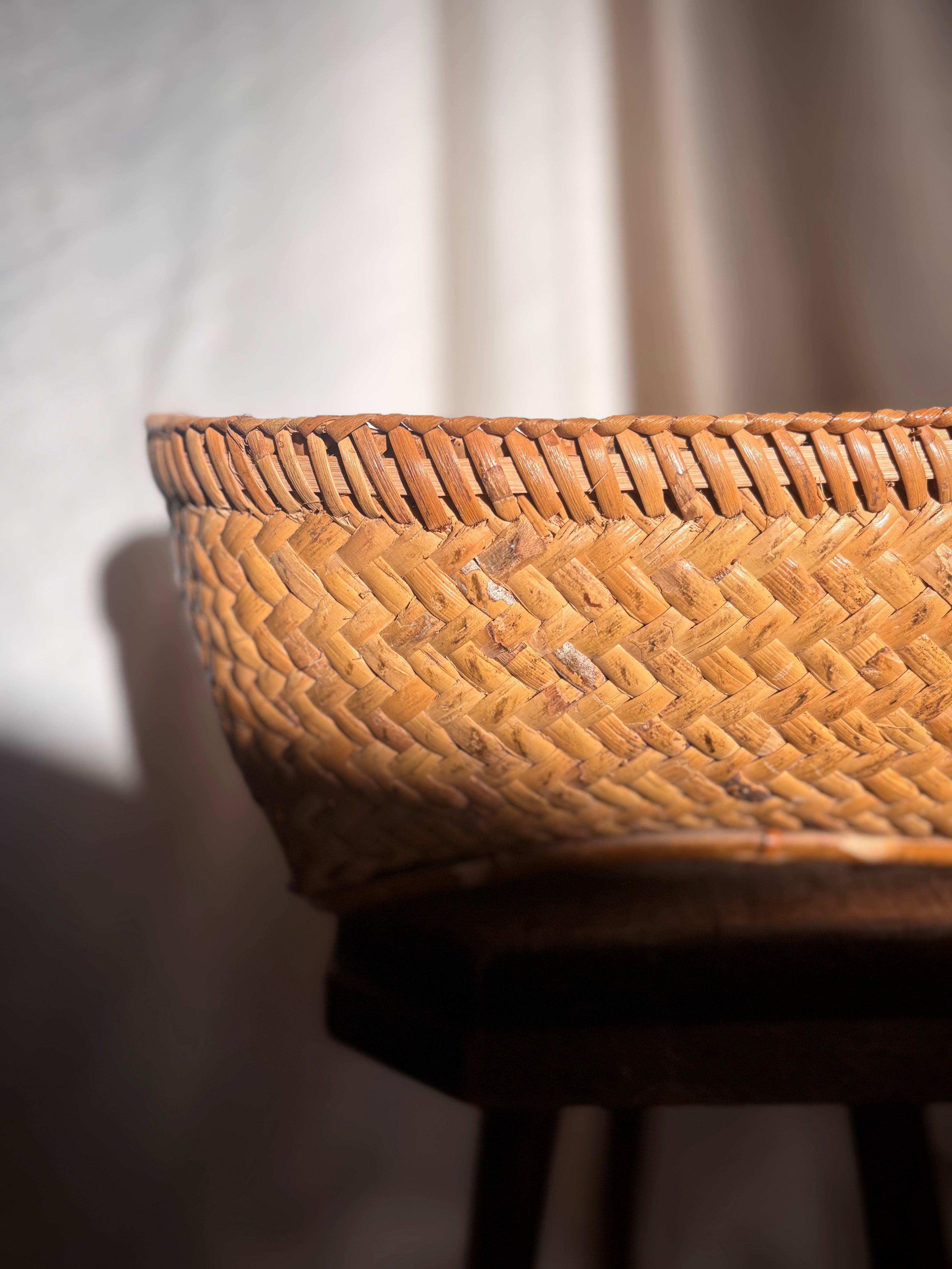 Vintage Low Oval Harvest Basket