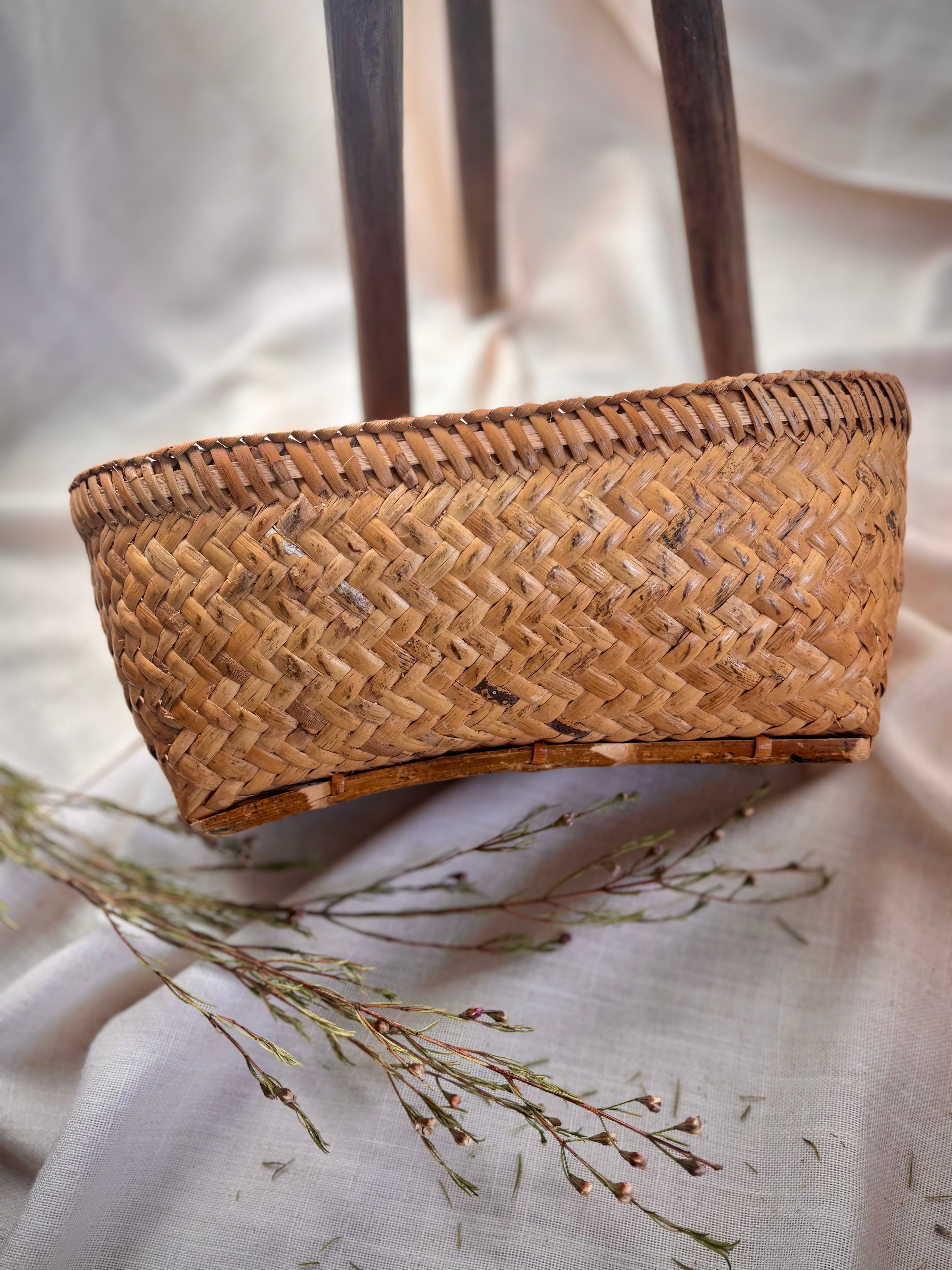 Vintage Low Oval Harvest Basket
