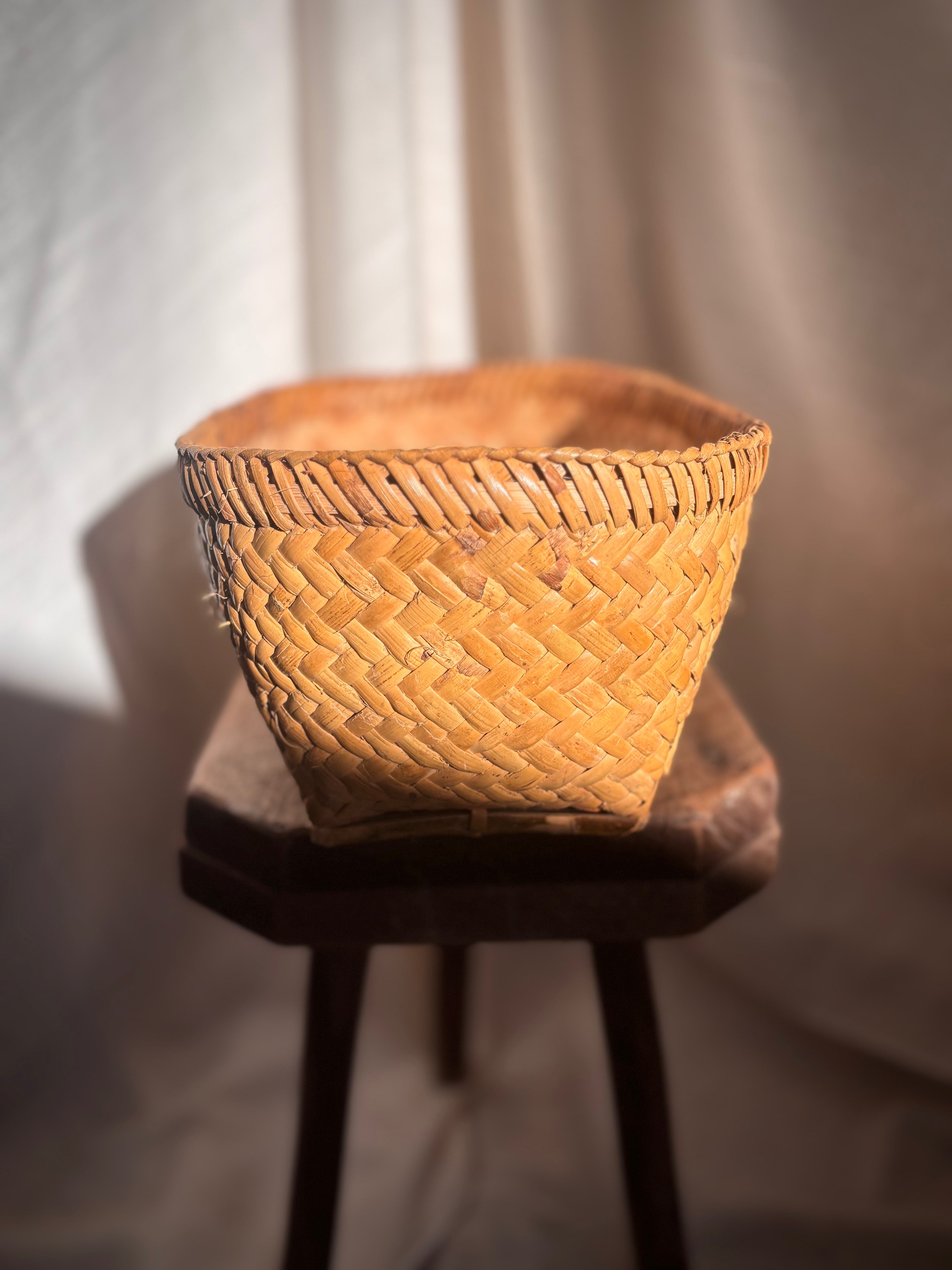 Vintage Low Oval Harvest Basket