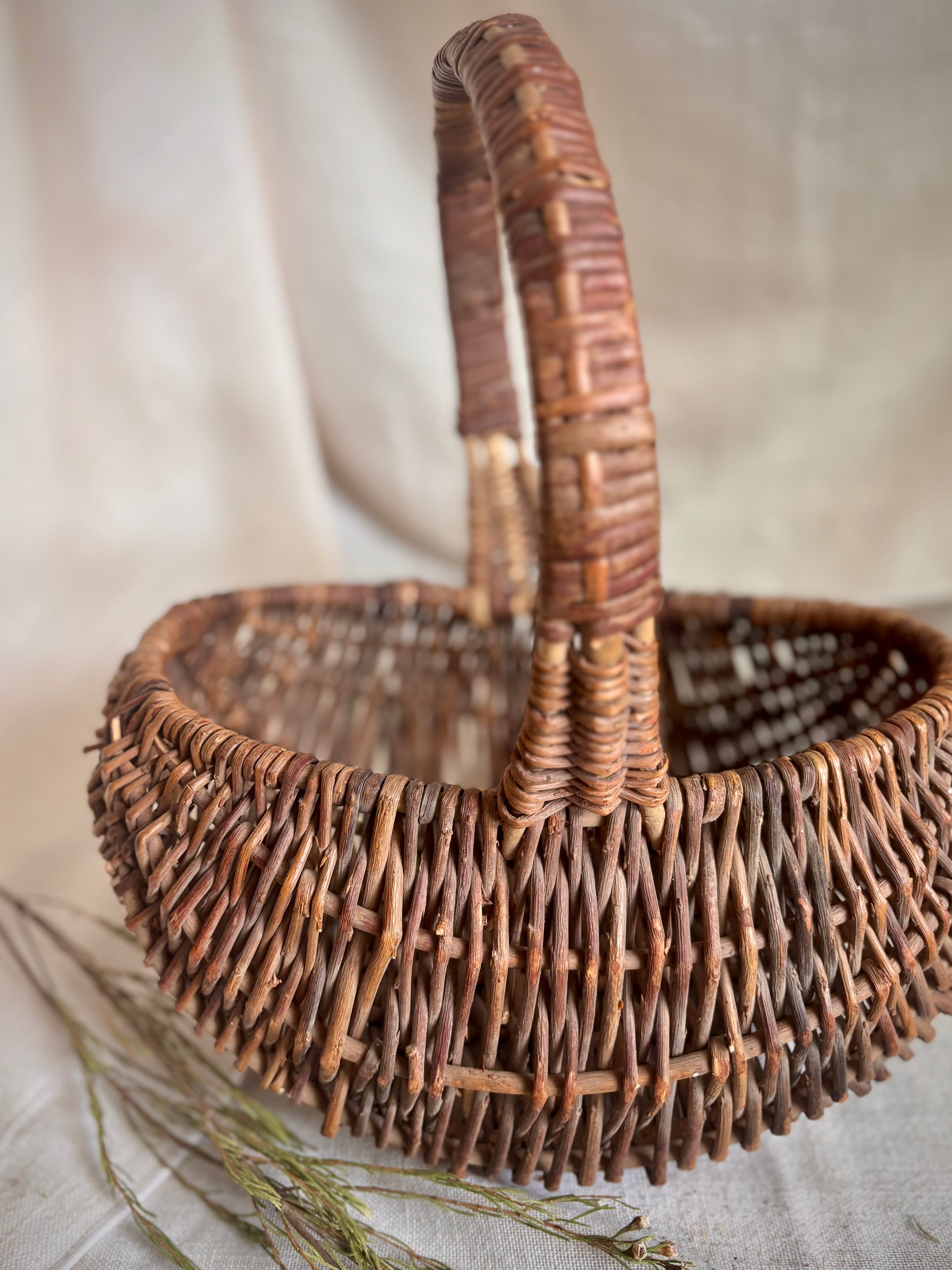 Medium Vintage Dark Willow Market Basket