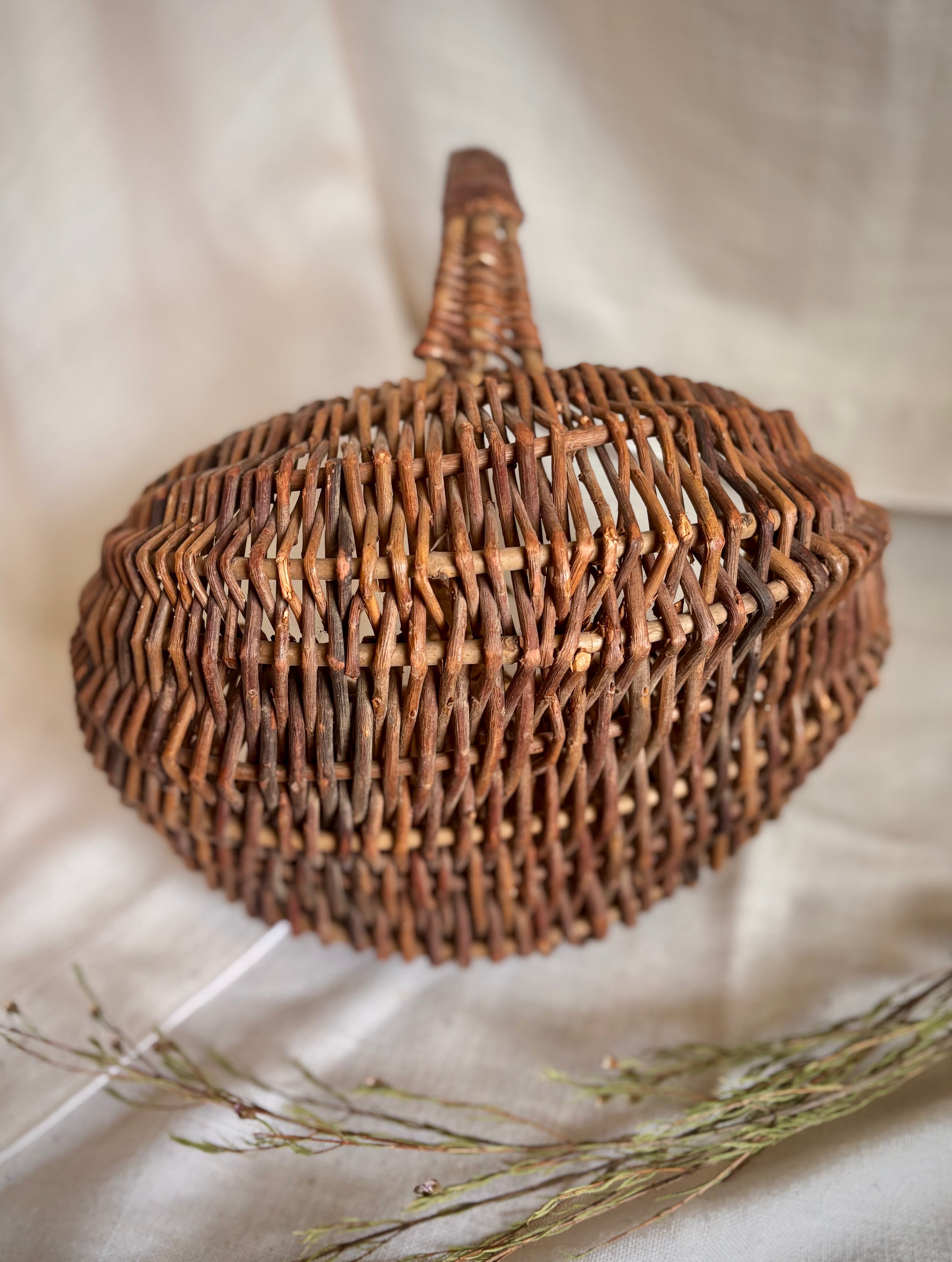 Medium Vintage Dark Willow Market Basket