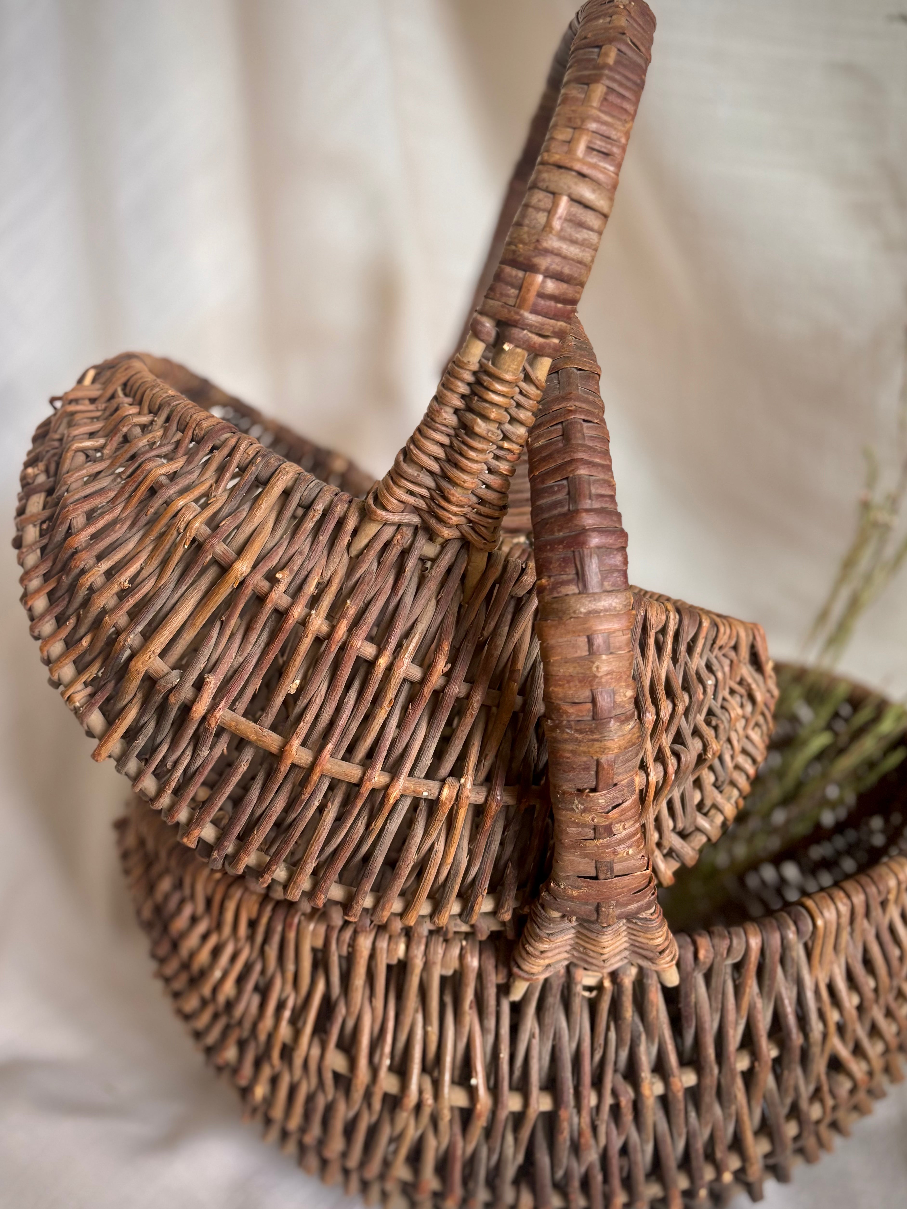 Medium Vintage Dark Willow Market Basket