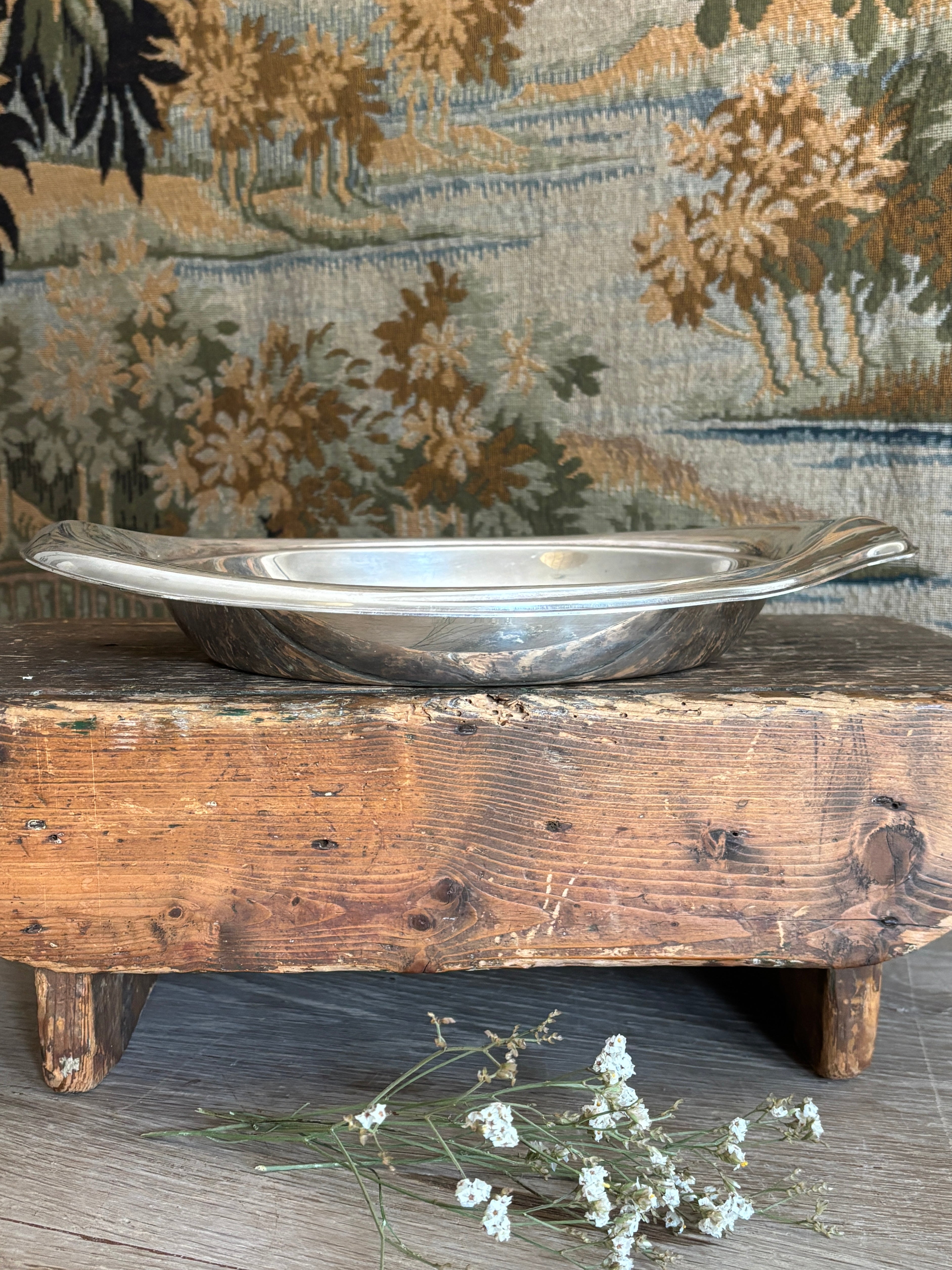 1950s Mid-Century Modern 1847 Rogers Bros. Flair Silverplate Serving Bowl