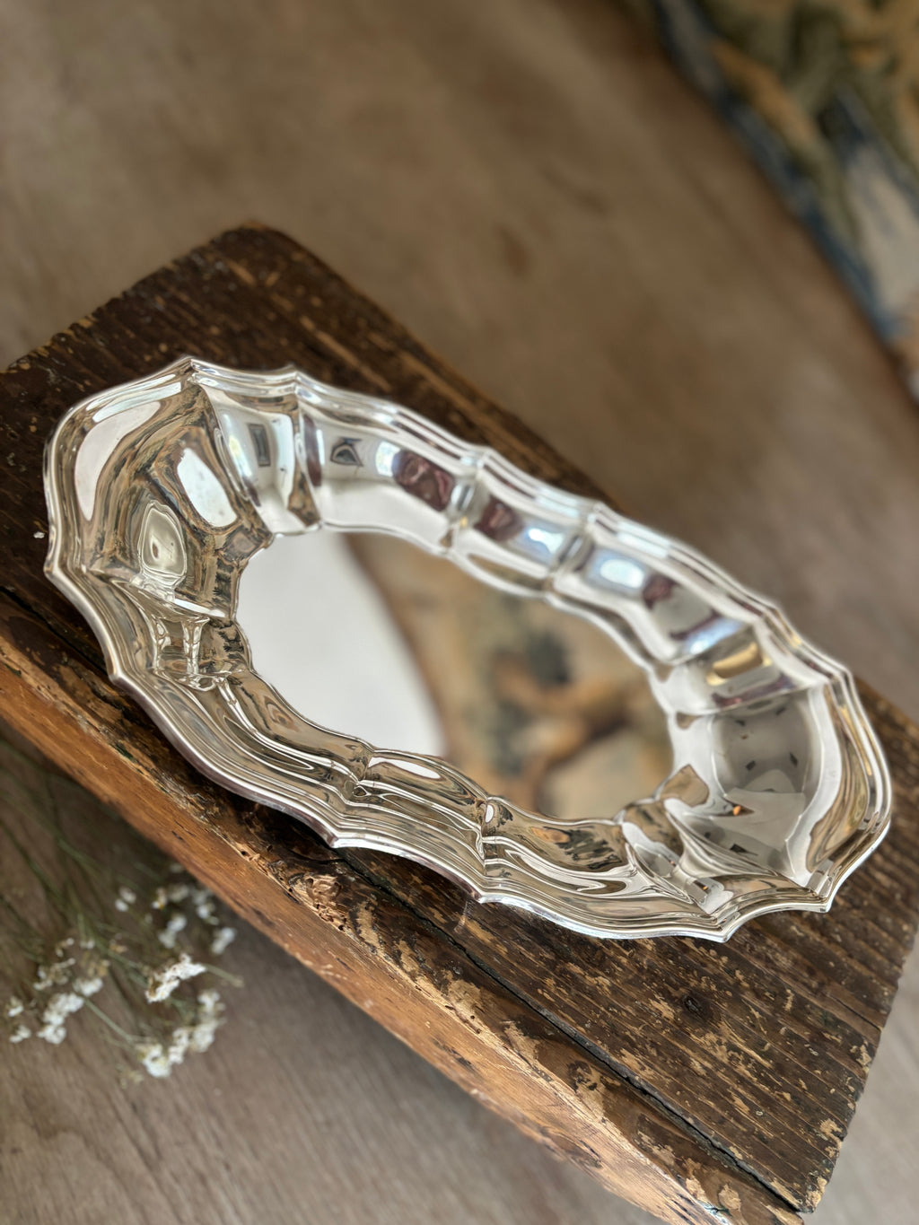 Vintage International Silver Chippendale Silver-Plated Serving Tray