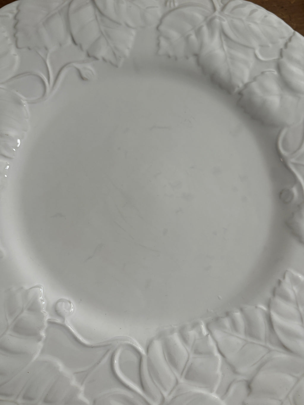 Portuguese White Relief Strawberry Vine Charger