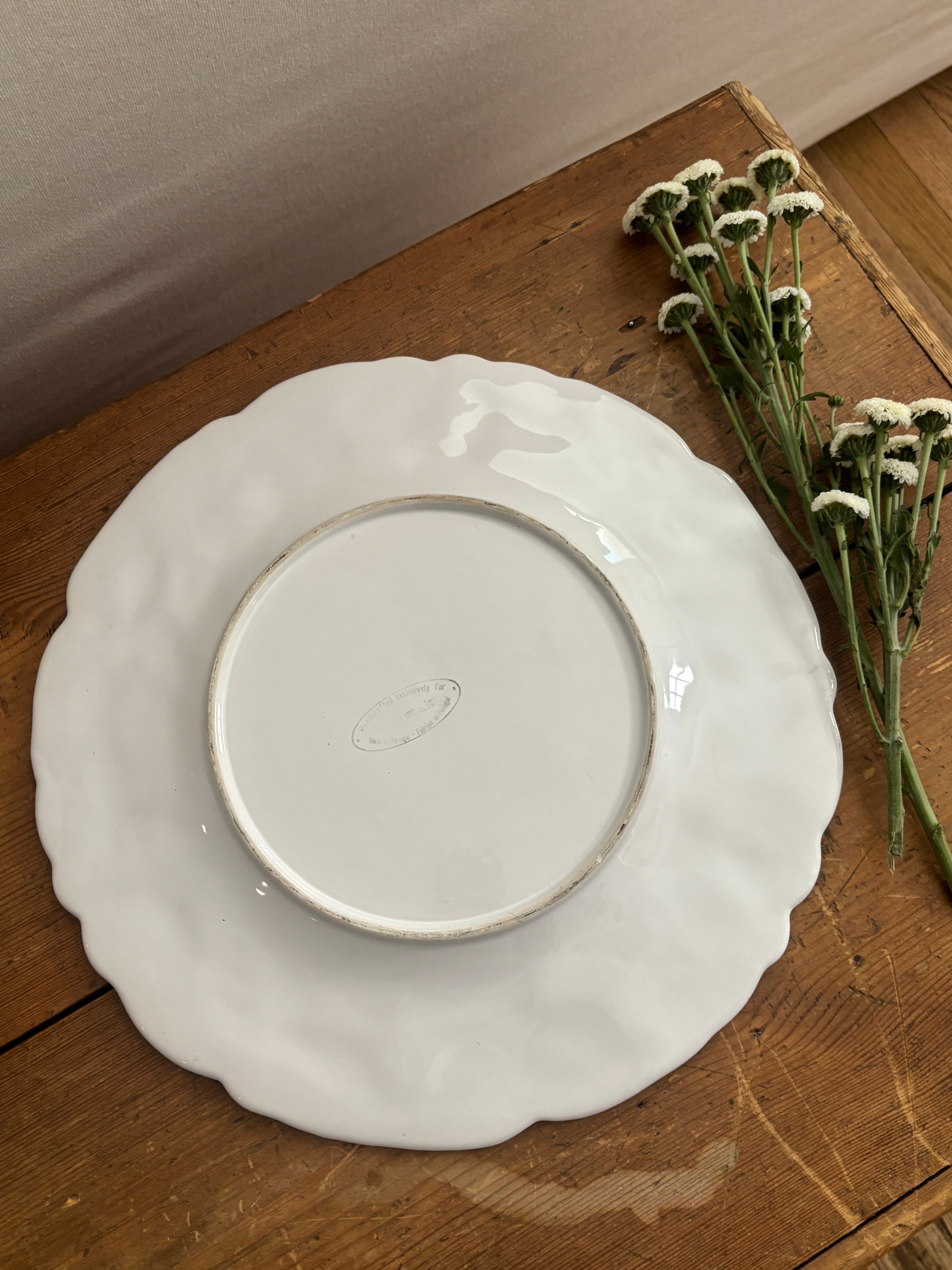 Portuguese White Relief Strawberry Vine Charger