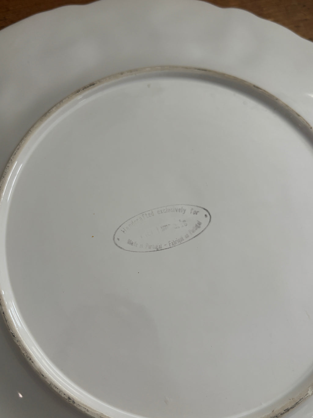Portuguese White Relief Strawberry Vine Charger